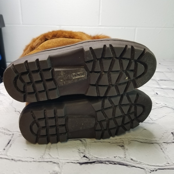 Minnetonka mukluk suede rabbit fur boots - Picture 7 of 14